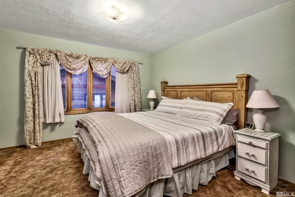 South Lake Tahoe, California, 96150, United States, 4 Bedrooms Bedrooms, ,3 BathroomsBathrooms,Residential,Forsale,1920160