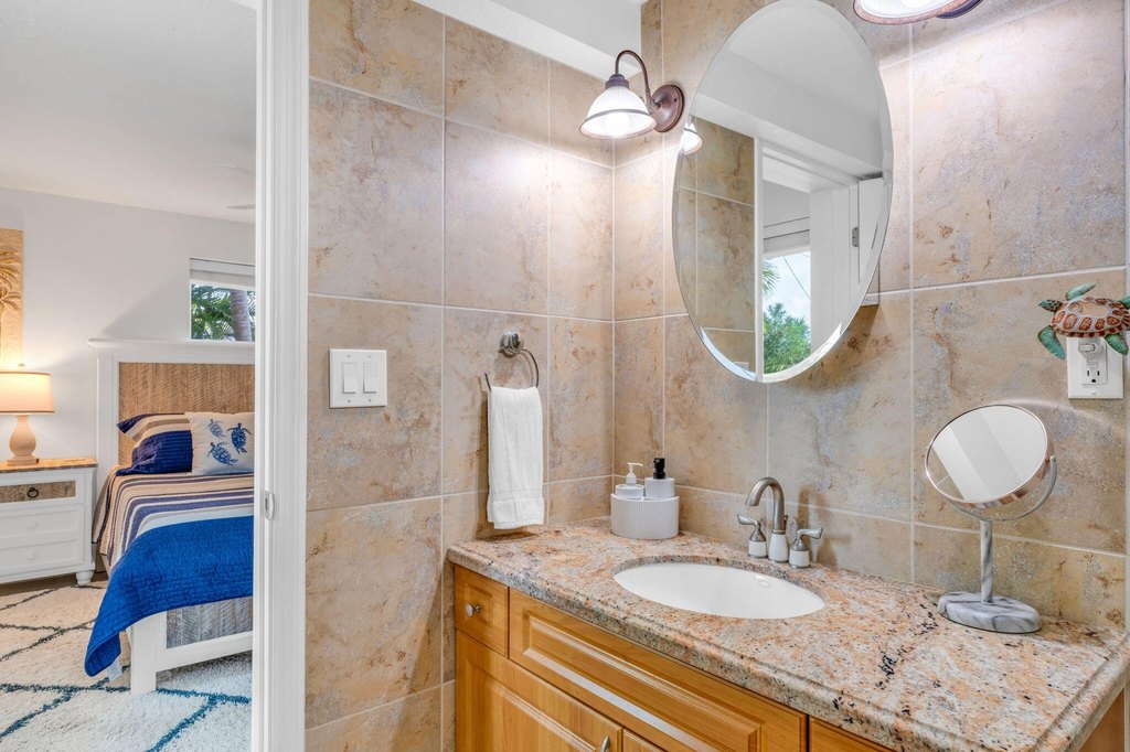 Key Colony, Florida, 33051, United States, 6 Bedrooms Bedrooms, ,4 BathroomsBathrooms,Residential,Forsale,2004351