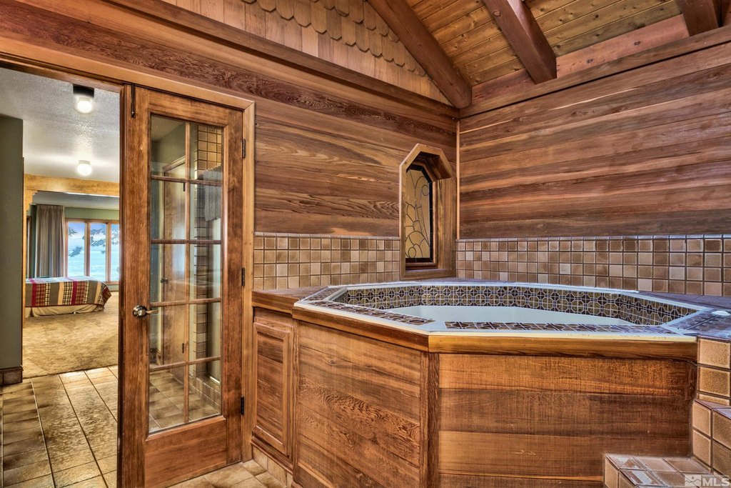 South Lake Tahoe, California, 96150, United States, 4 Bedrooms Bedrooms, ,3 BathroomsBathrooms,Residential,Forsale,1920160