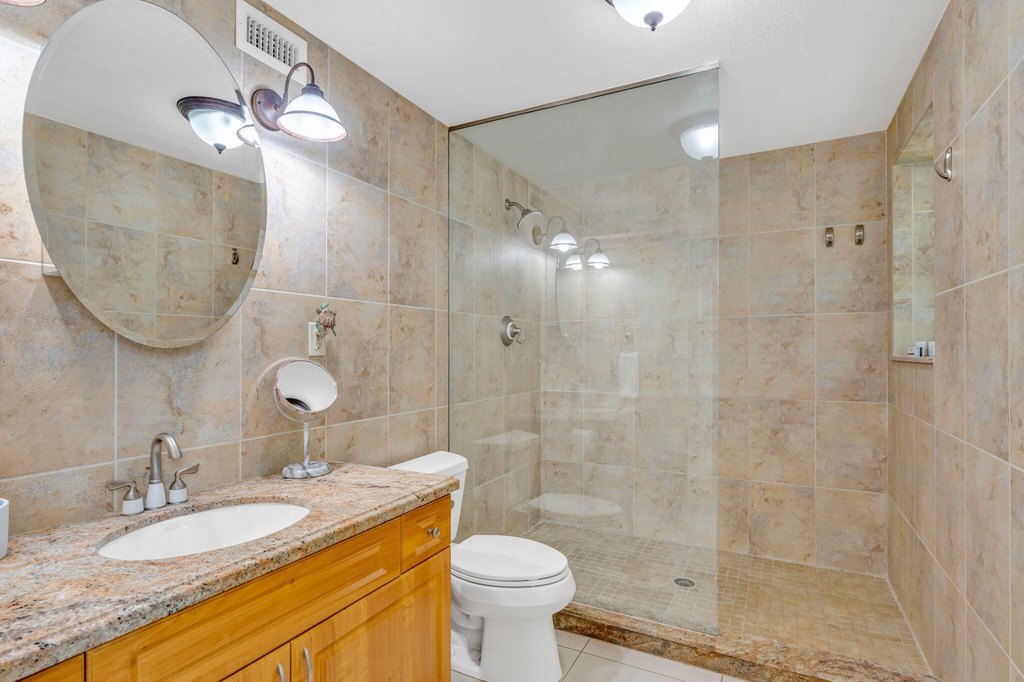 Key Colony, Florida, 33051, United States, 6 Bedrooms Bedrooms, ,4 BathroomsBathrooms,Residential,Forsale,2004351