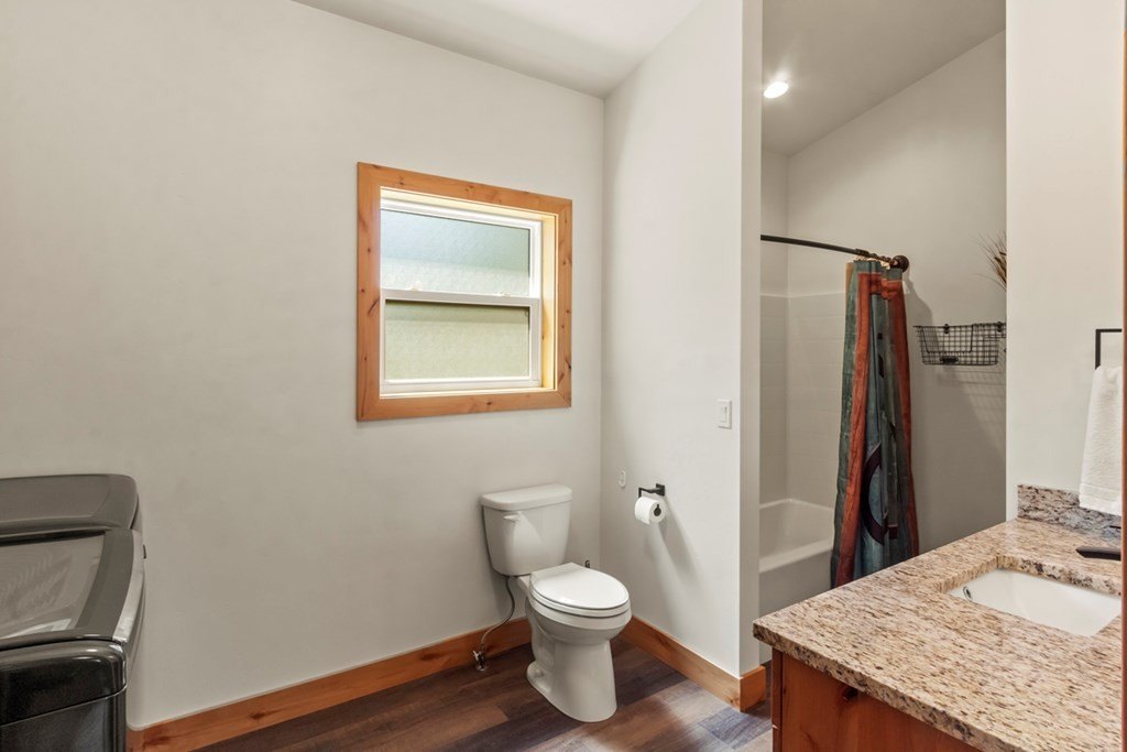 Donnelly, Idaho, 83615, United States, 2 Bedrooms Bedrooms, ,1 BathroomBathrooms,Residential,Forsale,1946188