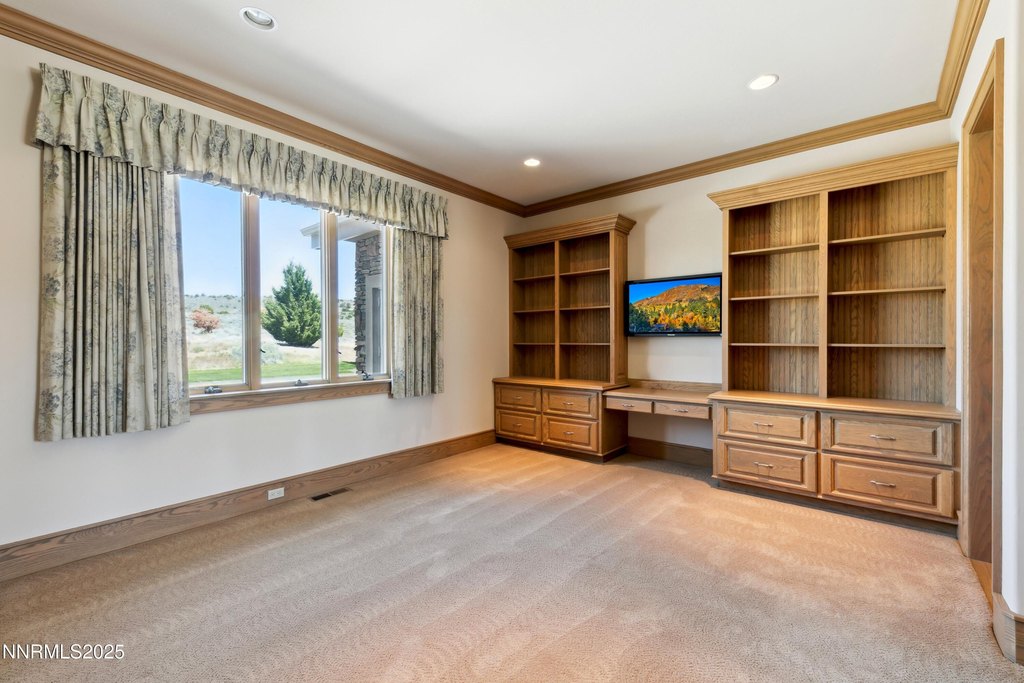 Gardnerville, Nevada, 89410, United States, 5 Bedrooms Bedrooms, ,6.5 BathroomsBathrooms,Residential,Forsale,1886497