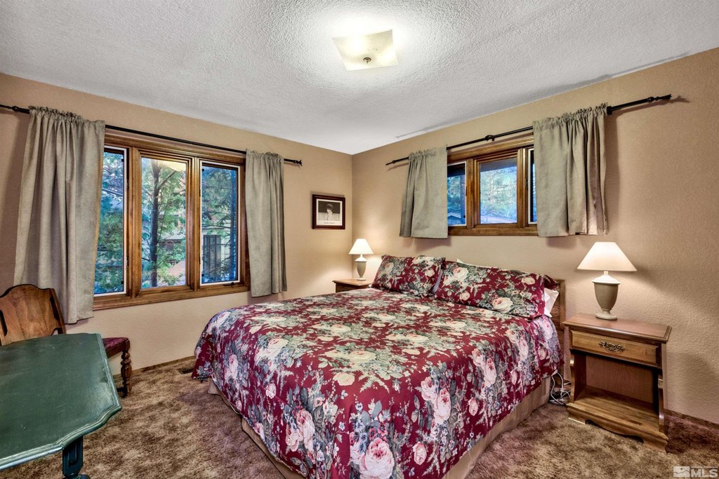 South Lake Tahoe, California, 96150, United States, 4 Bedrooms Bedrooms, ,3 BathroomsBathrooms,Residential,Forsale,1920160