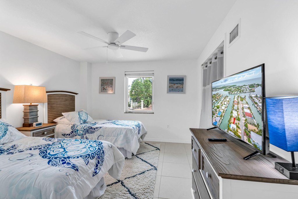 Key Colony, Florida, 33051, United States, 6 Bedrooms Bedrooms, ,4 BathroomsBathrooms,Residential,Forsale,2004351