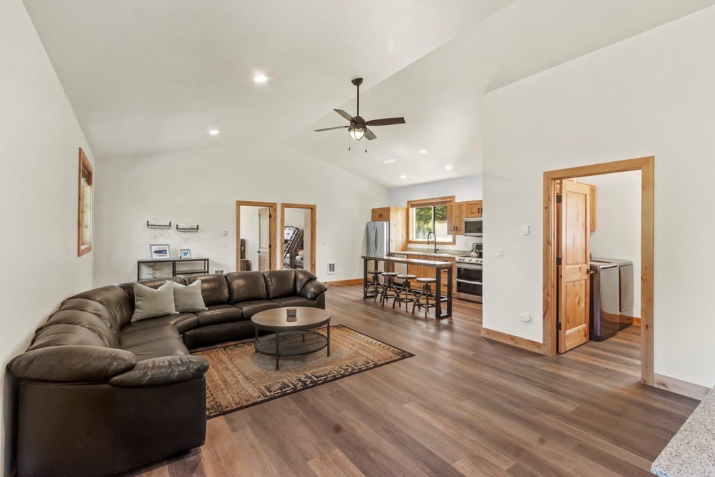 Donnelly, Idaho, 83615, United States, 2 Bedrooms Bedrooms, ,1 BathroomBathrooms,Residential,Forsale,1946188