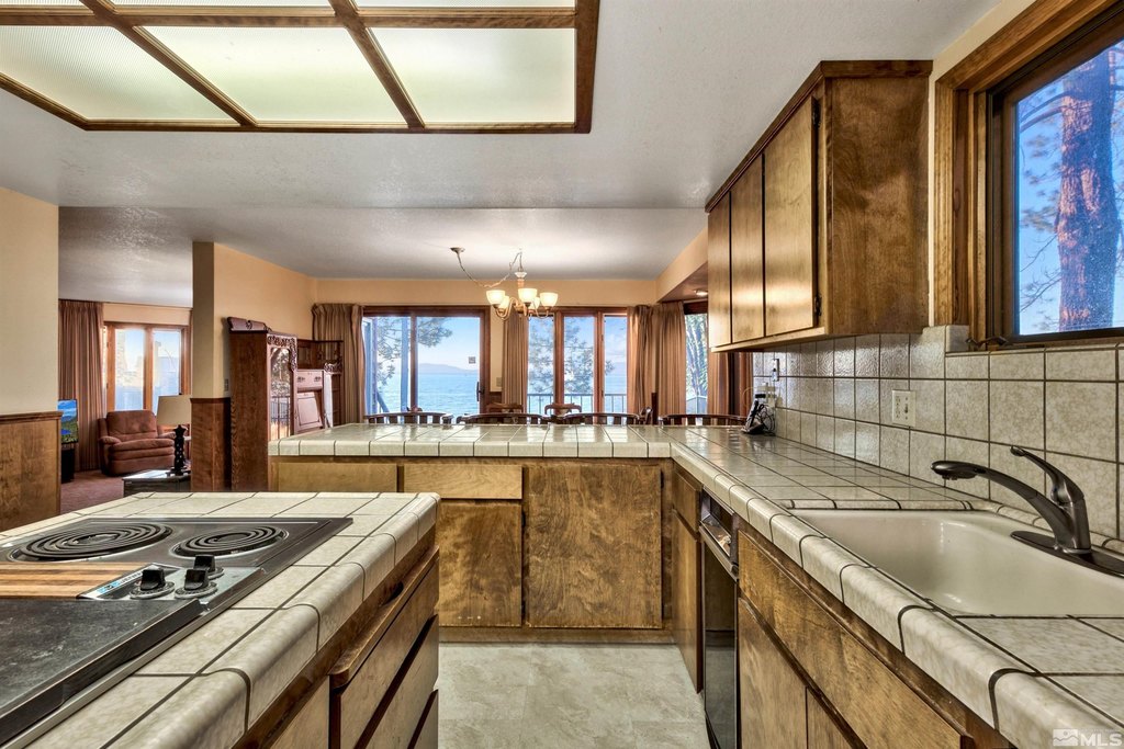 South Lake Tahoe, California, 96150, United States, 4 Bedrooms Bedrooms, ,3 BathroomsBathrooms,Residential,Forsale,1920160