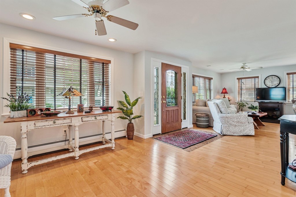 Hampton, New Hampshire, 03842, United States, 4 Bedrooms Bedrooms, ,3.5 BathroomsBathrooms,Residential,Forsale,1934012