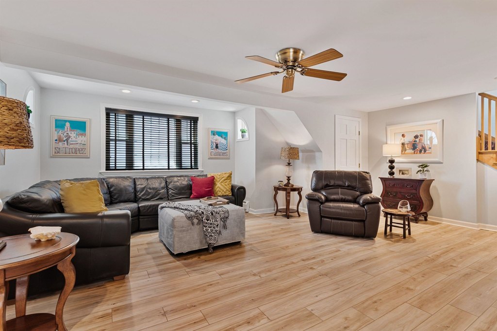 Hampton, New Hampshire, 03842, United States, 4 Bedrooms Bedrooms, ,3.5 BathroomsBathrooms,Residential,Forsale,1934012