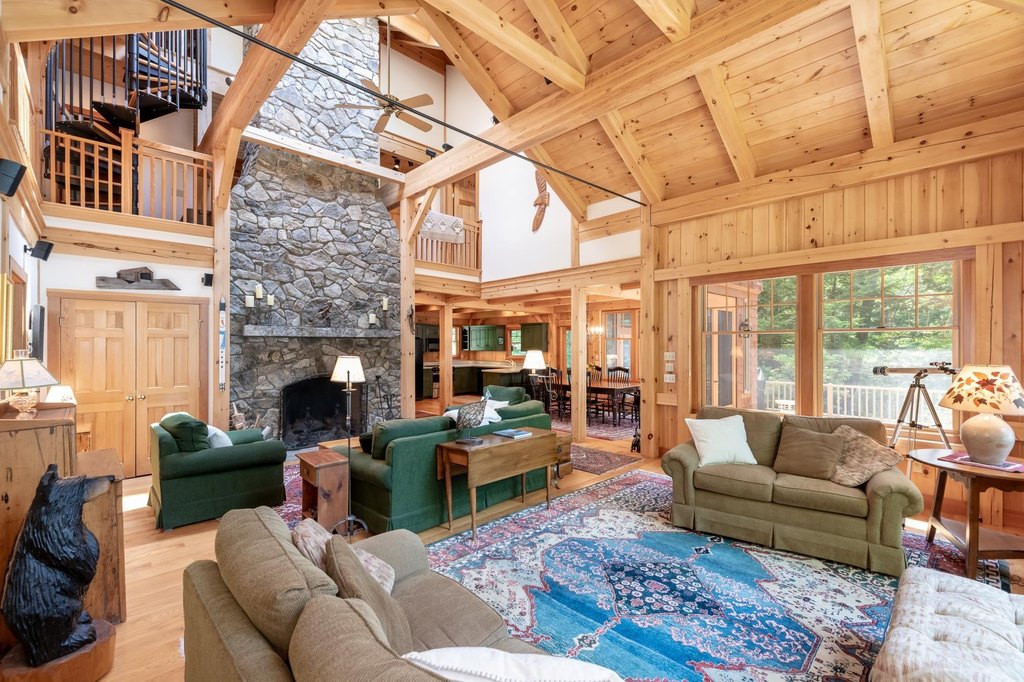 Moultonborough, New Hampshire, 03254, United States, 4 Bedrooms Bedrooms, ,3 BathroomsBathrooms,Residential,Forsale,1909940