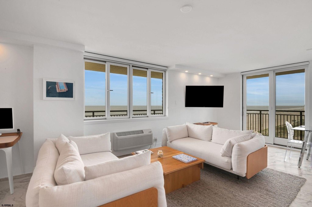 Margate, New Jersey, 08402, United States, 2 Bedrooms Bedrooms, ,2 BathroomsBathrooms,Residential,Forsale,1967248