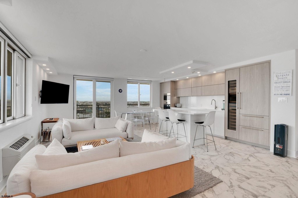 Margate, New Jersey, 08402, United States, 2 Bedrooms Bedrooms, ,2 BathroomsBathrooms,Residential,Forsale,1967248