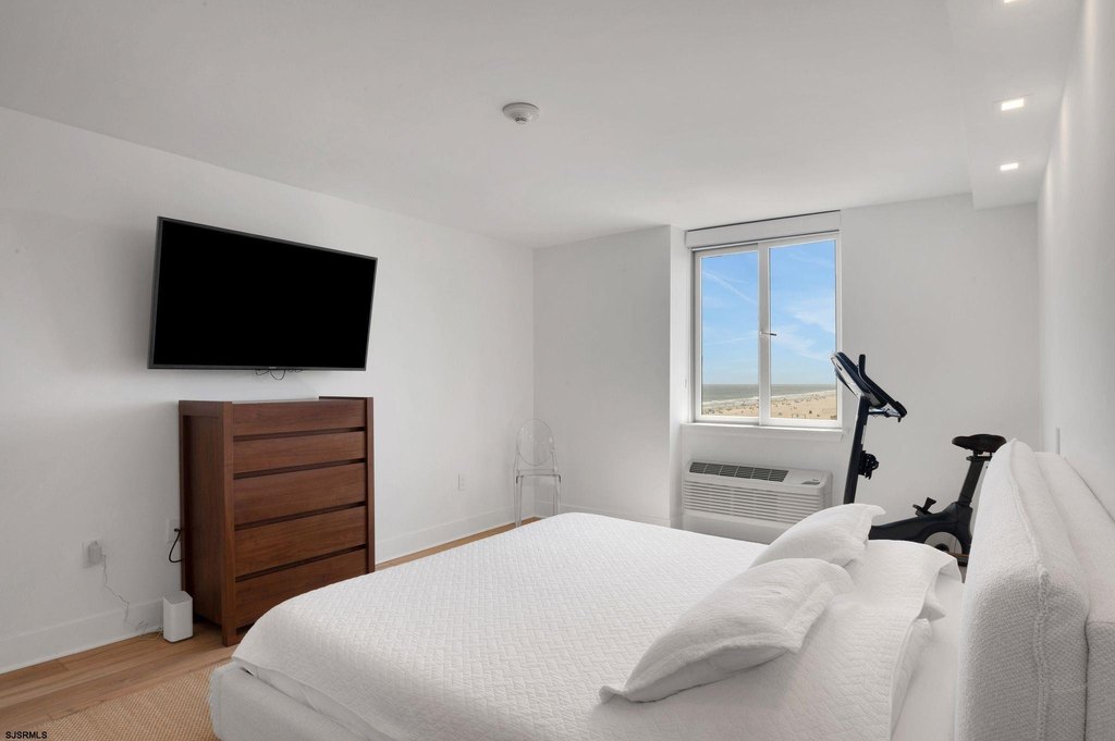 Margate, New Jersey, 08402, United States, 2 Bedrooms Bedrooms, ,2 BathroomsBathrooms,Residential,Forsale,1967248