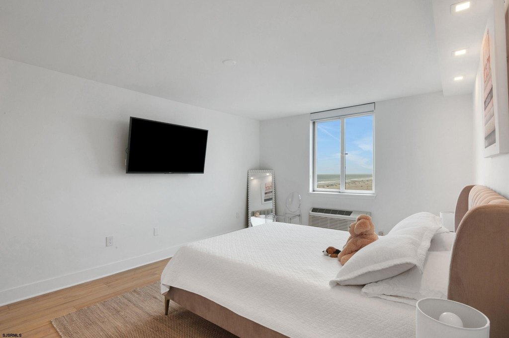 Margate, New Jersey, 08402, United States, 2 Bedrooms Bedrooms, ,2 BathroomsBathrooms,Residential,Forsale,1967248