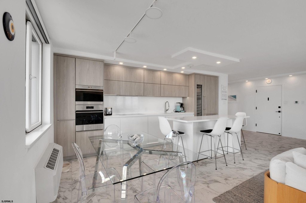 Margate, New Jersey, 08402, United States, 2 Bedrooms Bedrooms, ,2 BathroomsBathrooms,Residential,Forsale,1967248