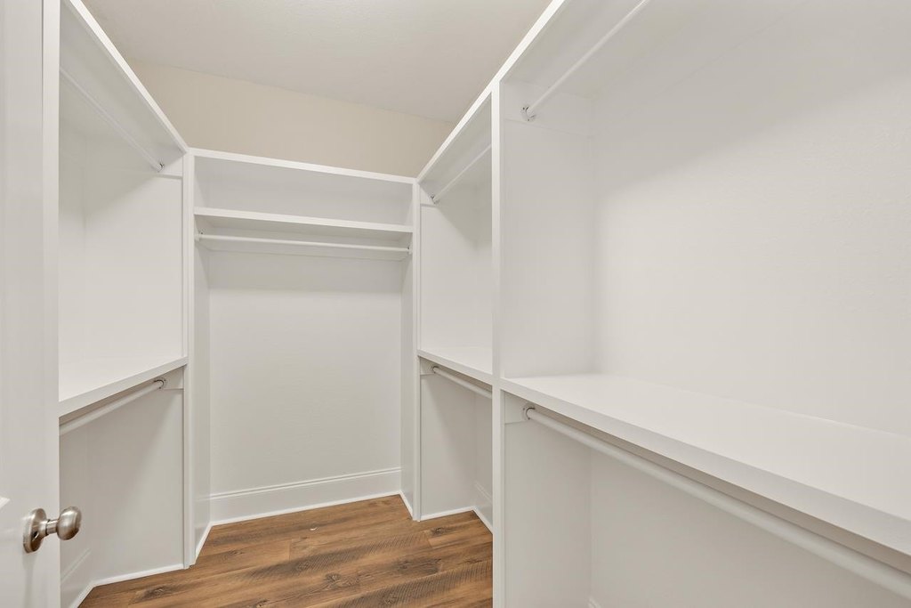 Tallahassee, Florida, 32312, United States, 3 Bedrooms Bedrooms, ,2.5 BathroomsBathrooms,Residential,Forsale,1946743