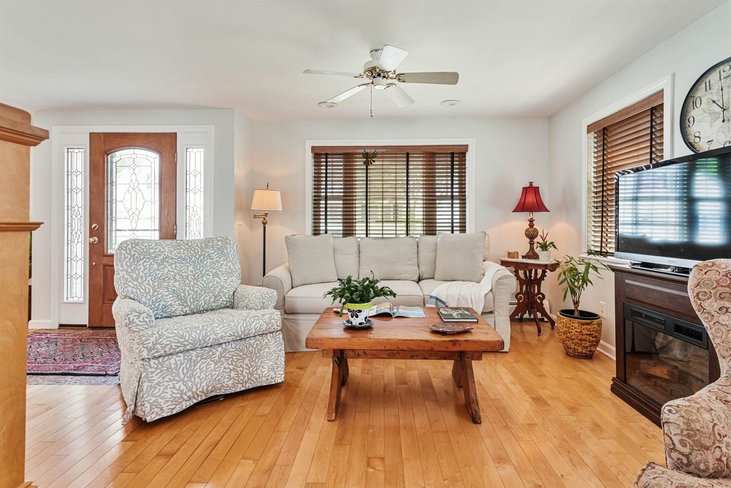 Hampton, New Hampshire, 03842, United States, 4 Bedrooms Bedrooms, ,3.5 BathroomsBathrooms,Residential,Forsale,1934012