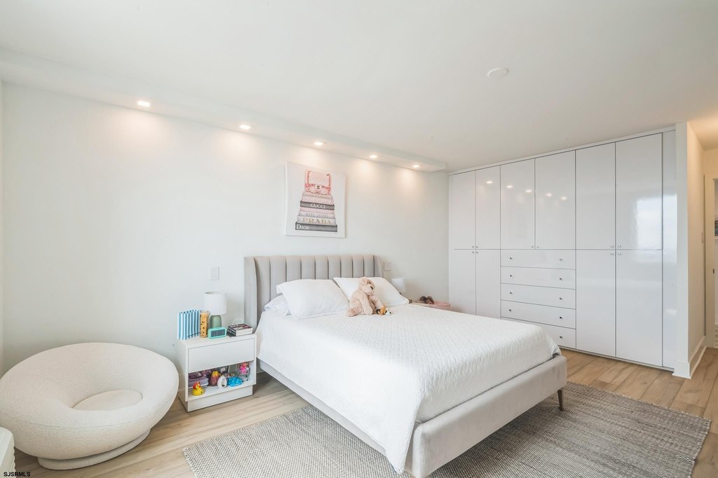 Margate, New Jersey, 08402, United States, 2 Bedrooms Bedrooms, ,2 BathroomsBathrooms,Residential,Forsale,1967248