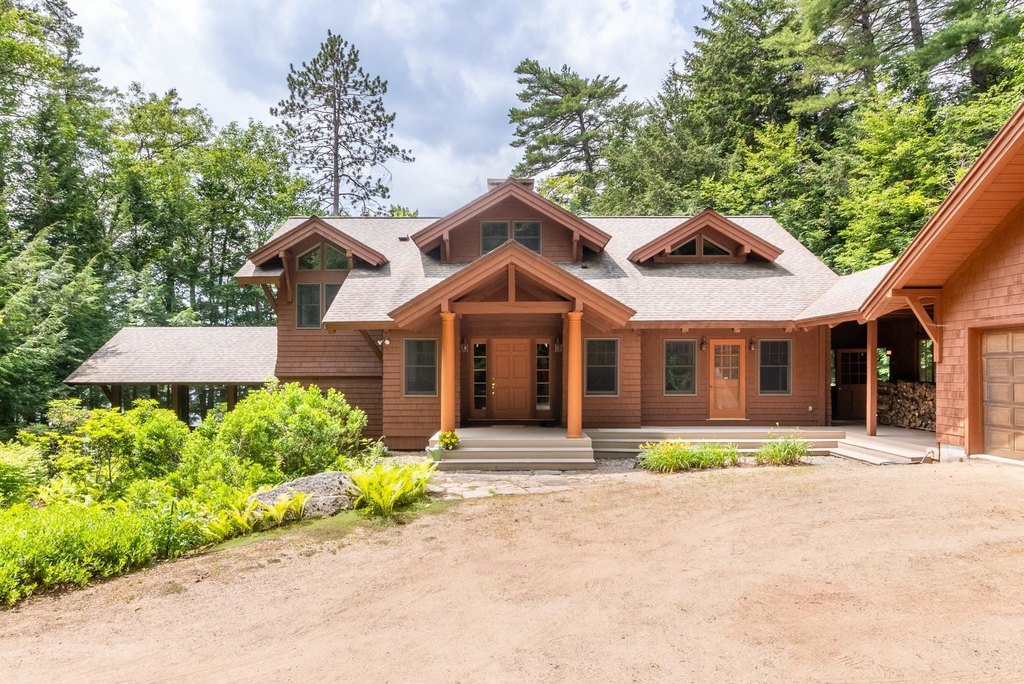 Moultonborough, New Hampshire, 03254, United States, 4 Bedrooms Bedrooms, ,3 BathroomsBathrooms,Residential,Forsale,1909940