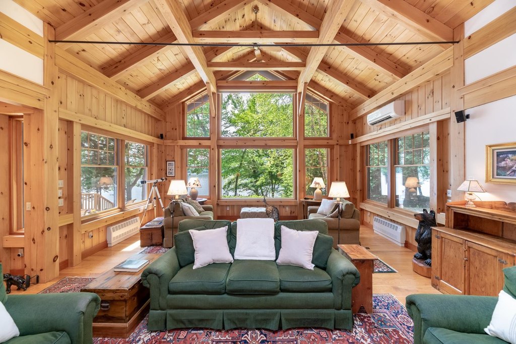 Moultonborough, New Hampshire, 03254, United States, 4 Bedrooms Bedrooms, ,3 BathroomsBathrooms,Residential,Forsale,1909940