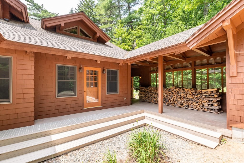 Moultonborough, New Hampshire, 03254, United States, 4 Bedrooms Bedrooms, ,3 BathroomsBathrooms,Residential,Forsale,1909940