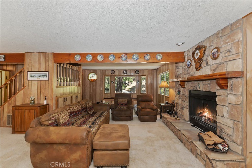 Lake Arrowhead, California, 92352, United States, 3 Bedrooms Bedrooms, ,3 BathroomsBathrooms,Residential,Forsale,1953295