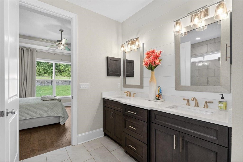 Tallahassee, Florida, 32312, United States, 4 Bedrooms Bedrooms, ,3.5 BathroomsBathrooms,Residential,Forsale,1946744