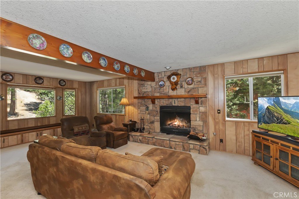 Lake Arrowhead, California, 92352, United States, 3 Bedrooms Bedrooms, ,3 BathroomsBathrooms,Residential,Forsale,1953295