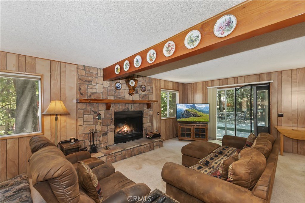 Lake Arrowhead, California, 92352, United States, 3 Bedrooms Bedrooms, ,3 BathroomsBathrooms,Residential,Forsale,1953295