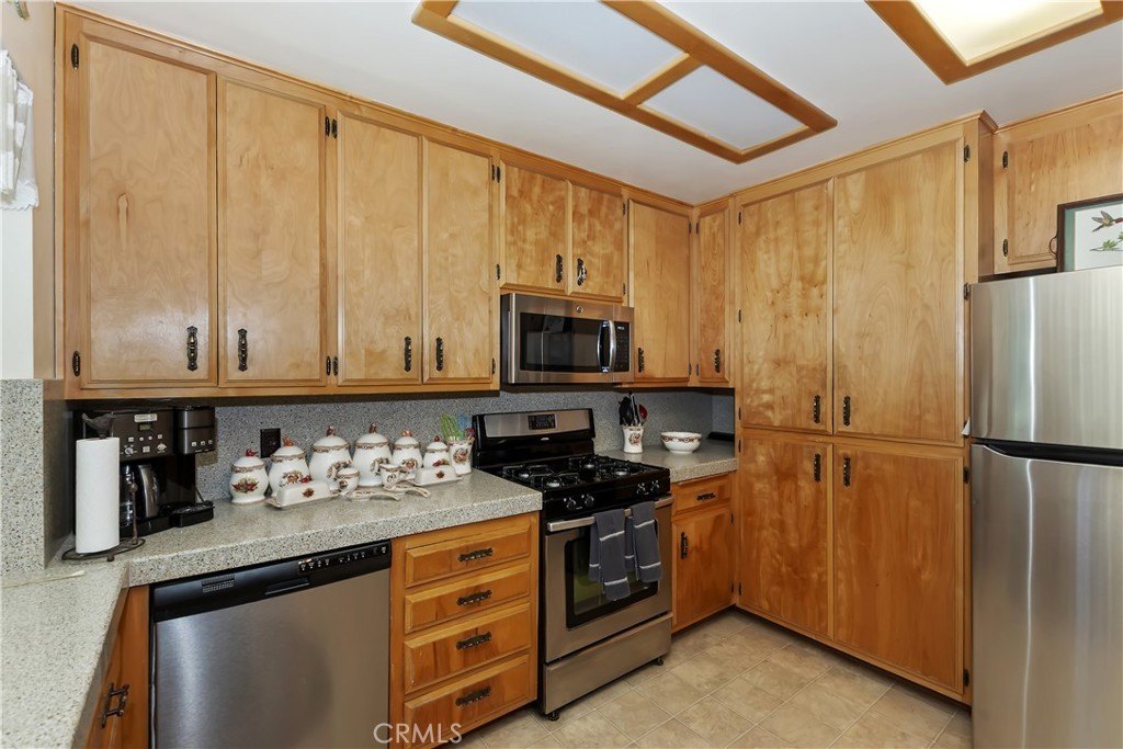 Lake Arrowhead, California, 92352, United States, 3 Bedrooms Bedrooms, ,3 BathroomsBathrooms,Residential,Forsale,1953295