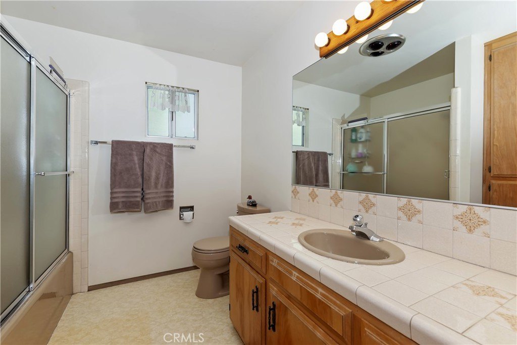 Lake Arrowhead, California, 92352, United States, 3 Bedrooms Bedrooms, ,3 BathroomsBathrooms,Residential,Forsale,1953295