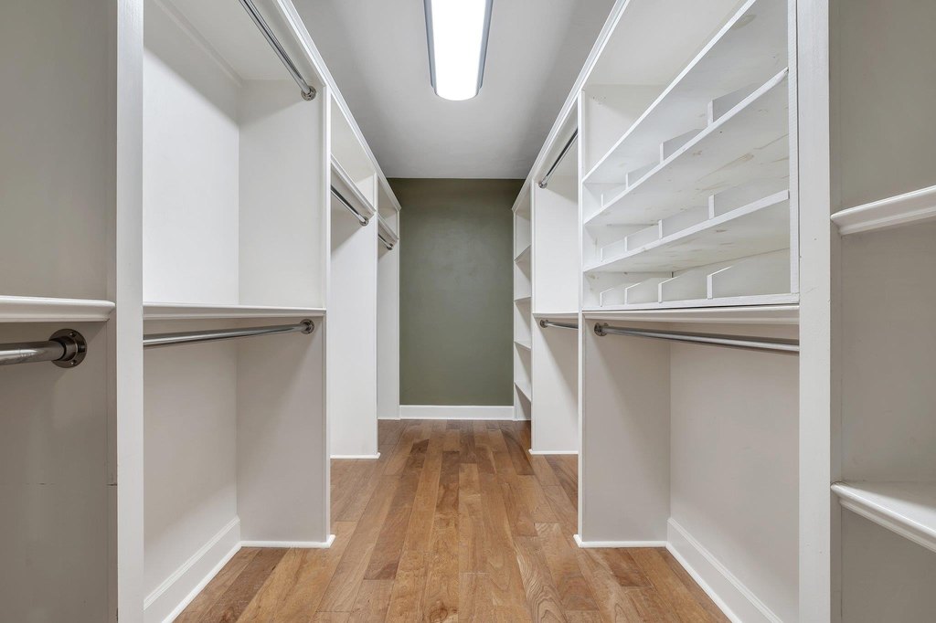 Tallahassee, Florida, 32309, United States, 4 Bedrooms Bedrooms, ,3.5 BathroomsBathrooms,Residential,Forsale,1994983