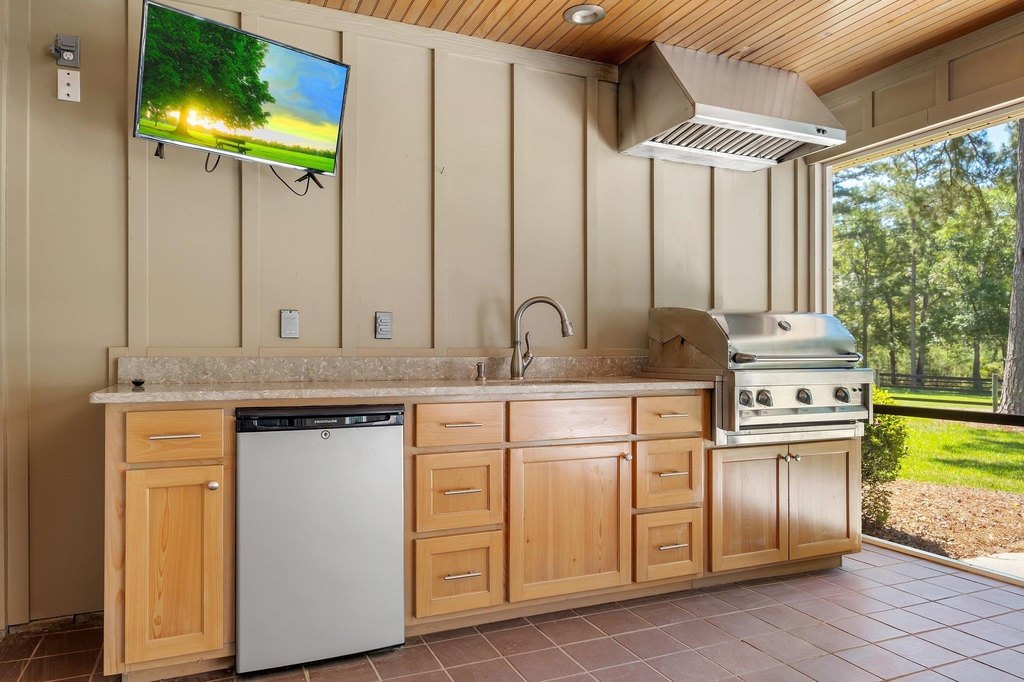 Tallahassee, Florida, 32309, United States, 4 Bedrooms Bedrooms, ,3.5 BathroomsBathrooms,Residential,Forsale,1994983