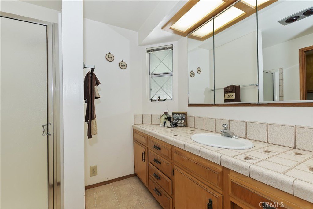 Lake Arrowhead, California, 92352, United States, 3 Bedrooms Bedrooms, ,3 BathroomsBathrooms,Residential,Forsale,1953295