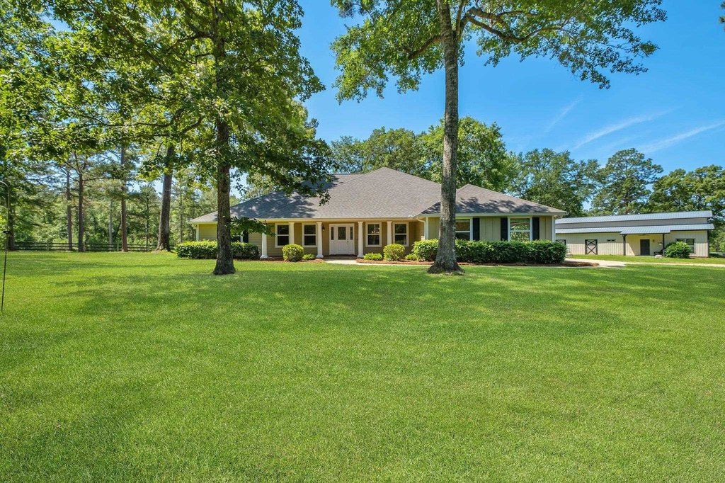 Tallahassee, Florida, 32309, United States, 4 Bedrooms Bedrooms, ,3.5 BathroomsBathrooms,Residential,Forsale,1994983