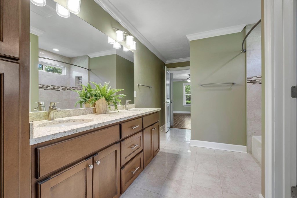 Tallahassee, Florida, 32309, United States, 4 Bedrooms Bedrooms, ,3.5 BathroomsBathrooms,Residential,Forsale,1994983