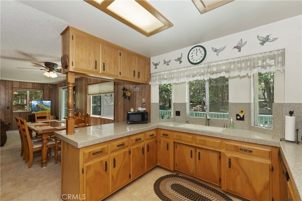 Lake Arrowhead, California, 92352, United States, 3 Bedrooms Bedrooms, ,3 BathroomsBathrooms,Residential,Forsale,1953295