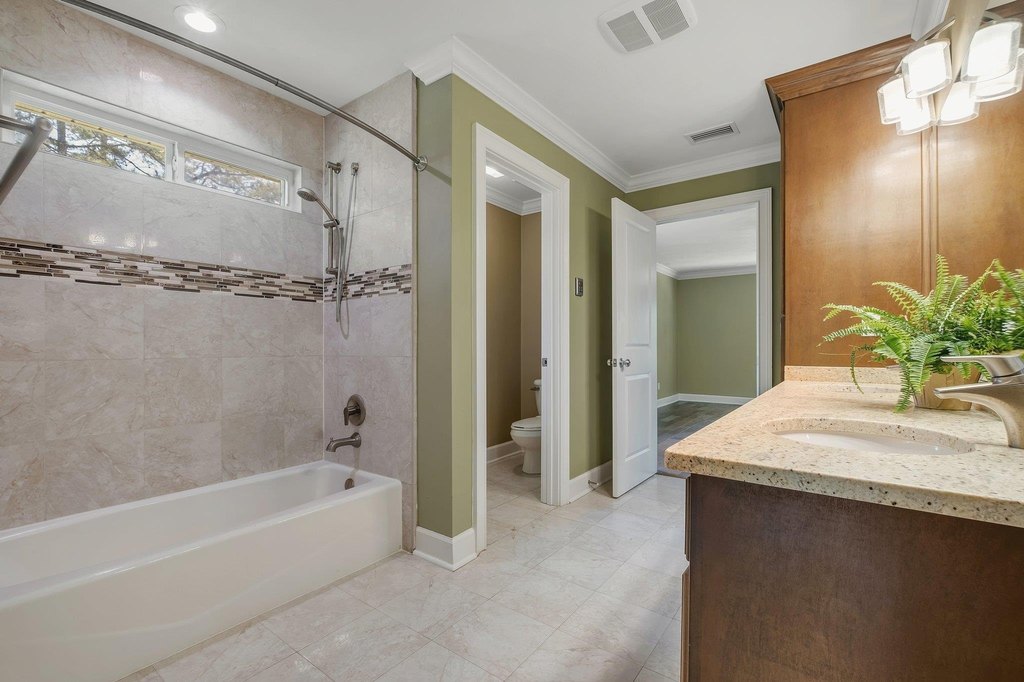 Tallahassee, Florida, 32309, United States, 4 Bedrooms Bedrooms, ,3.5 BathroomsBathrooms,Residential,Forsale,1994983