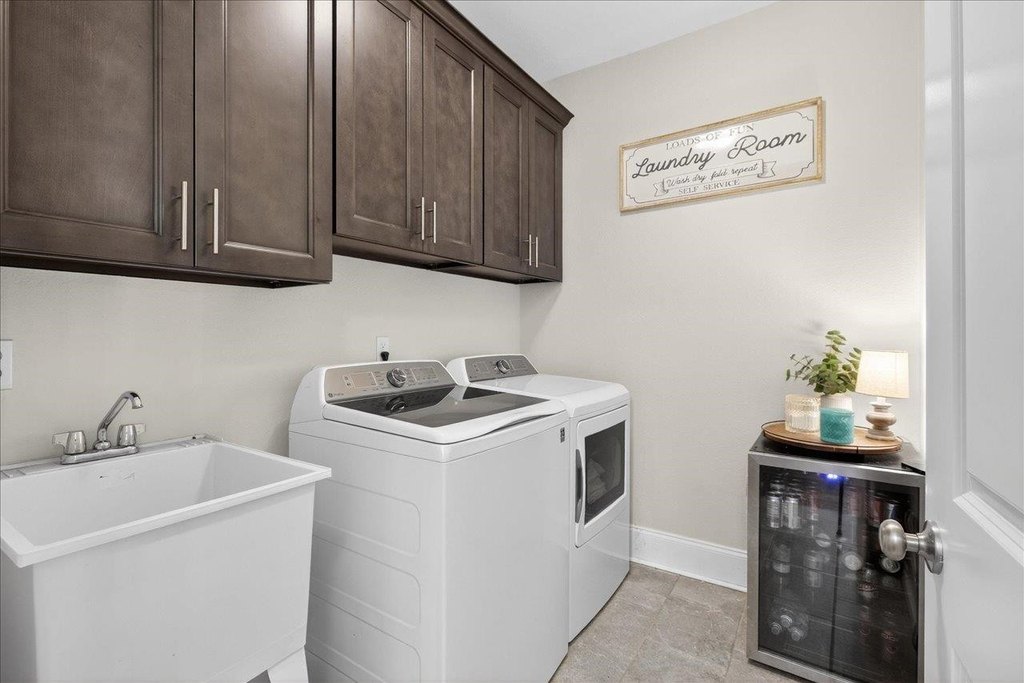 Tallahassee, Florida, 32312, United States, 4 Bedrooms Bedrooms, ,3.5 BathroomsBathrooms,Residential,Forsale,1946744