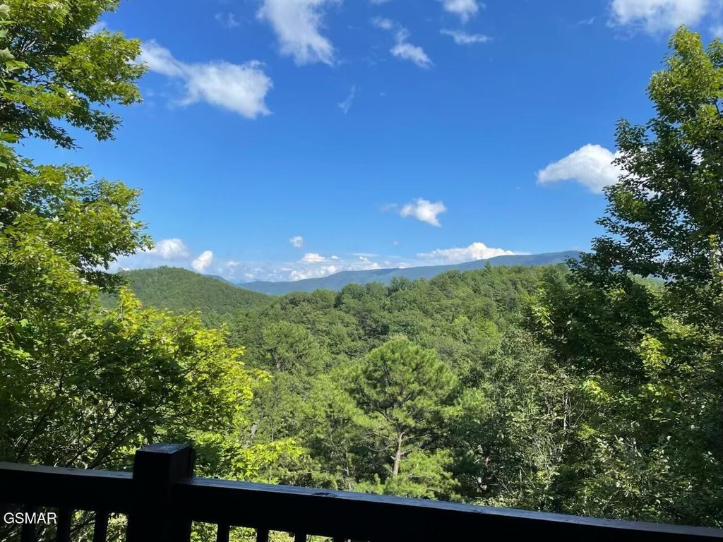Sevierville, Tennessee, 37862, United States, 3 Bedrooms Bedrooms, ,3.5 BathroomsBathrooms,Residential,Forsale,1910181
