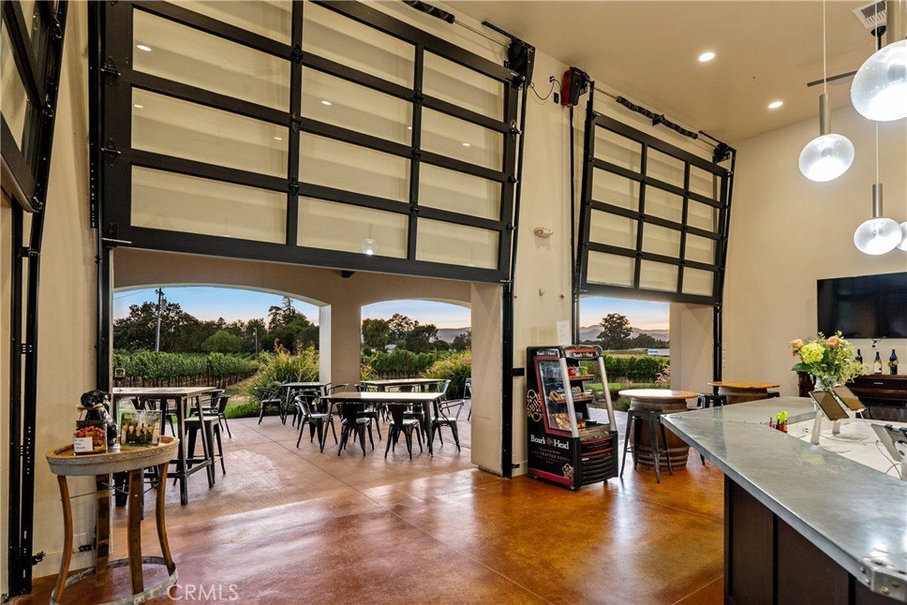 Gilroy, California, 95020, United States, ,Commercial,Forsale,2004825