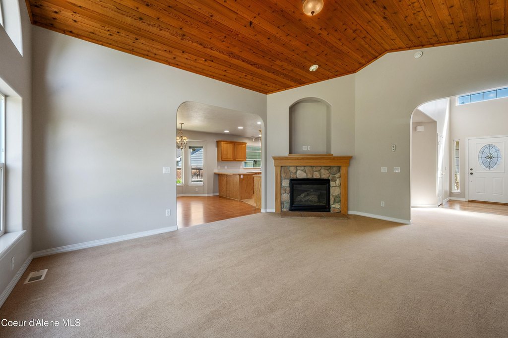 Coeur d'Alene, Idaho, 83815, United States, 4 Bedrooms Bedrooms, ,3 BathroomsBathrooms,Residential,Forsale,1913889