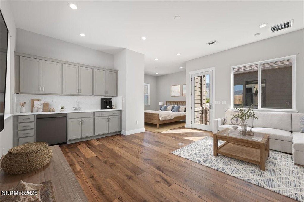 Reno, Nevada, 89521, United States, 3 Bedrooms Bedrooms, ,3.5 BathroomsBathrooms,Residential,Forsale,1993790