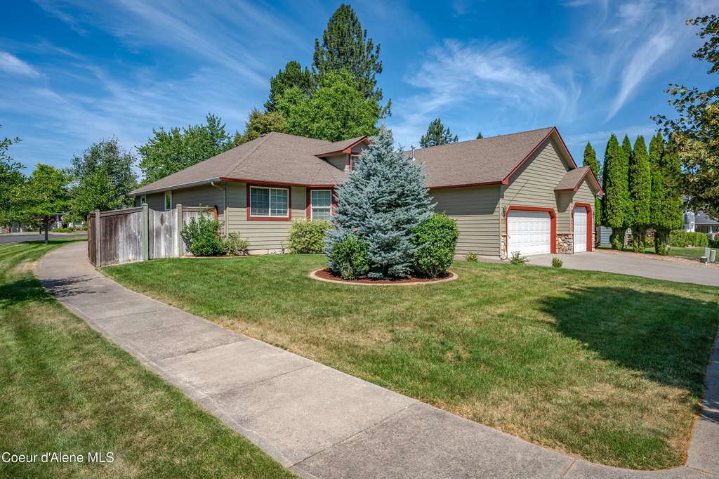 Coeur d'Alene, Idaho, 83815, United States, 4 Bedrooms Bedrooms, ,3 BathroomsBathrooms,Residential,Forsale,1913889