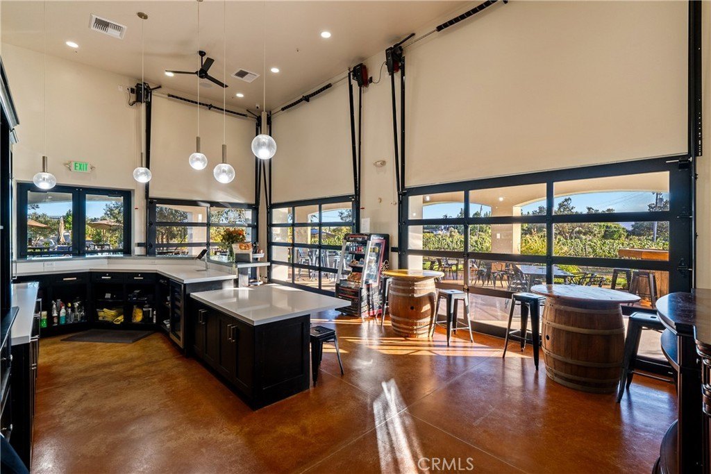 Gilroy, California, 95020, United States, ,Commercial,Forsale,2004825