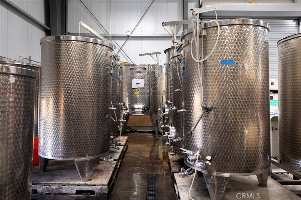 Gilroy, California, 95020, United States, ,Commercial,Forsale,2004825