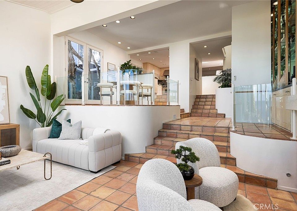 Laguna Beach, California, 92651, United States, 3 Bedrooms Bedrooms, ,3 BathroomsBathrooms,Residential,Forsale,1884152