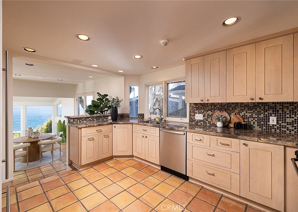 Laguna Beach, California, 92651, United States, 3 Bedrooms Bedrooms, ,3 BathroomsBathrooms,Residential,Forsale,1884152