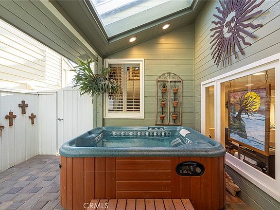 Laguna Beach, California, 92651, United States, 3 Bedrooms Bedrooms, ,3 BathroomsBathrooms,Residential,Forsale,1884152