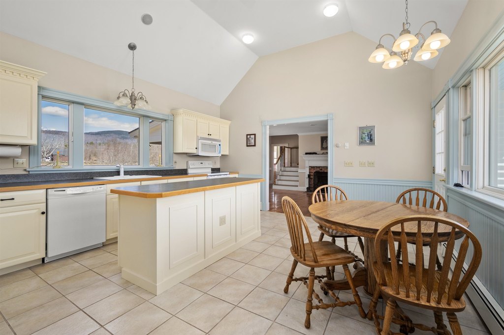 Sandwich, New Hampshire, 03227, United States, 3 Bedrooms Bedrooms, ,3.5 BathroomsBathrooms,Residential,Forsale,1941241