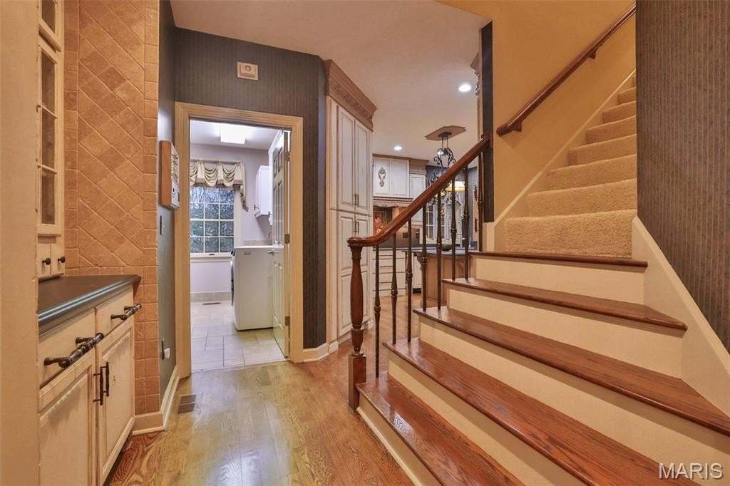Edwardsville, Illinois, 62025, United States, 3 Bedrooms Bedrooms, ,4.5 BathroomsBathrooms,Residential,Forsale,1944129